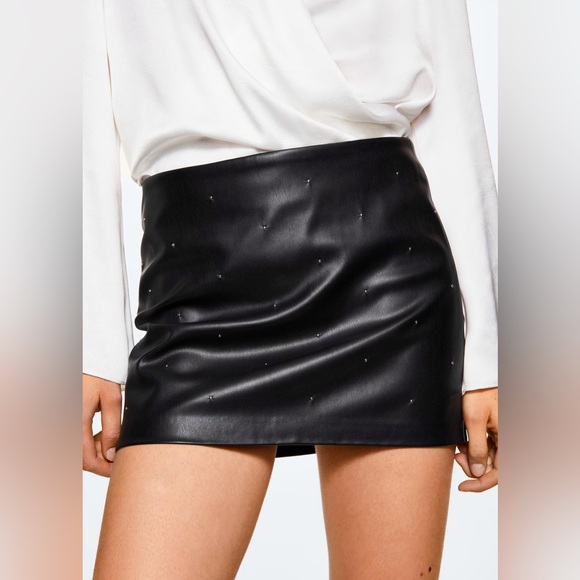MANGO LEATHER‎ EFFECT MINI SKIRT studded faux leather mini skirt size S - Picture 1 of 11